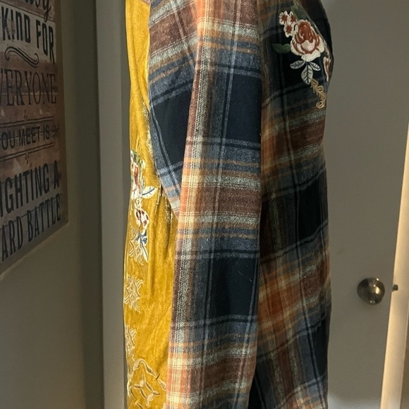 Button up blouse embroidered el et mixed media by paparazzi - Picture 9 of 13